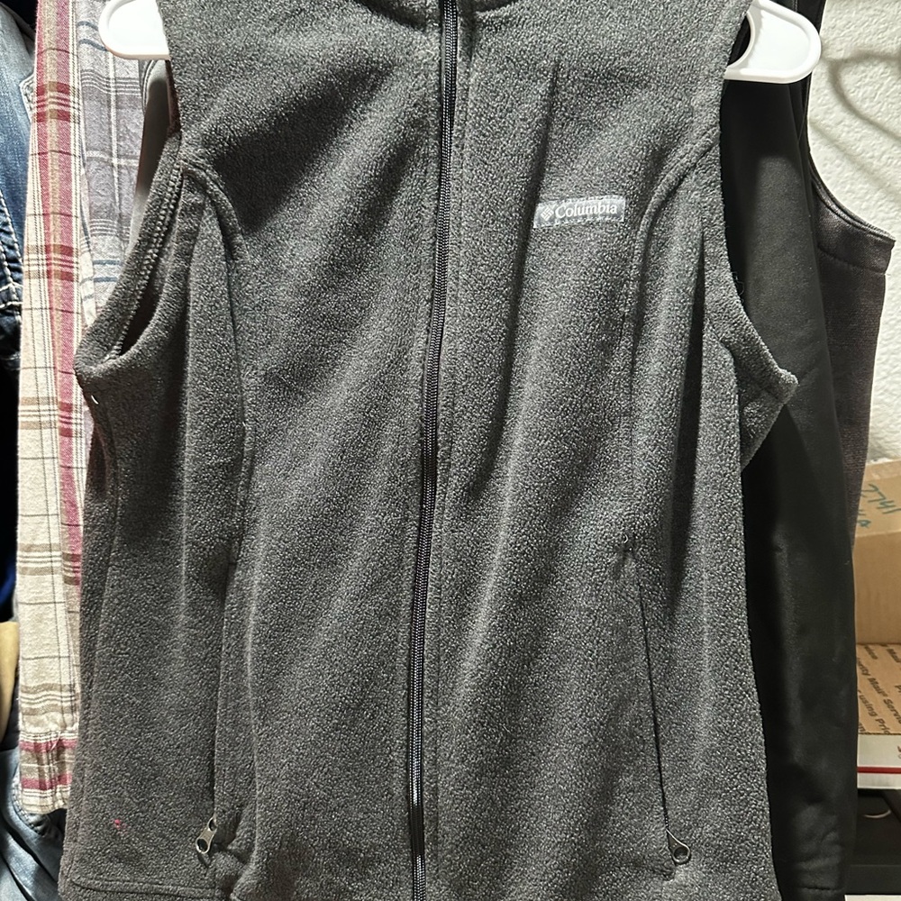 Columbia Charcoal Fleece Outerwear Vest